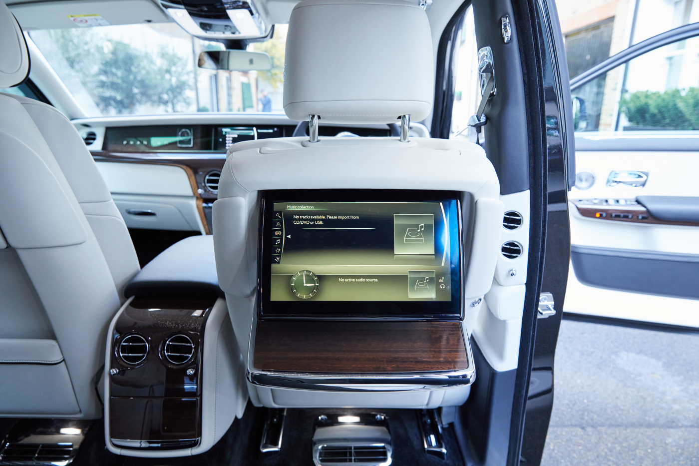 Rolls Royce Phantom EWB